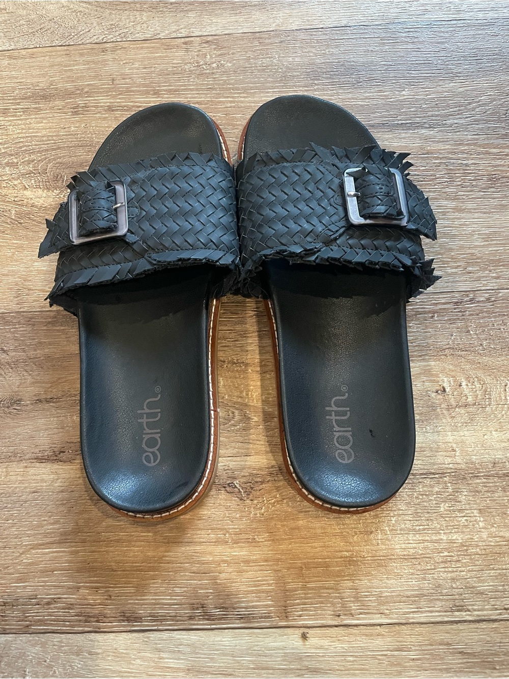Earth black Earth Women's Fontane2 slide sandals